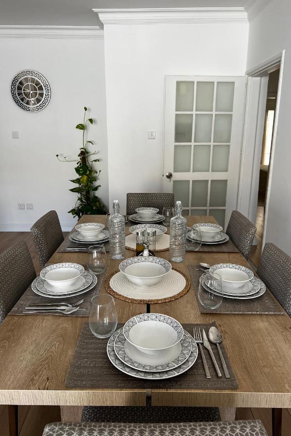 Stylish 3 Bedroom Apartment In קיירניה מראה חיצוני תמונה