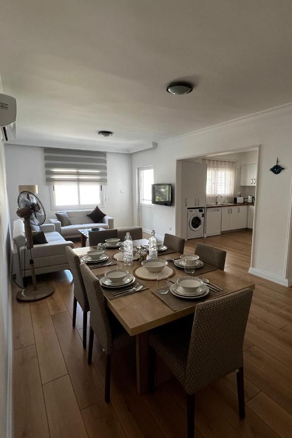 Stylish 3 Bedroom Apartment In קיירניה מראה חיצוני תמונה