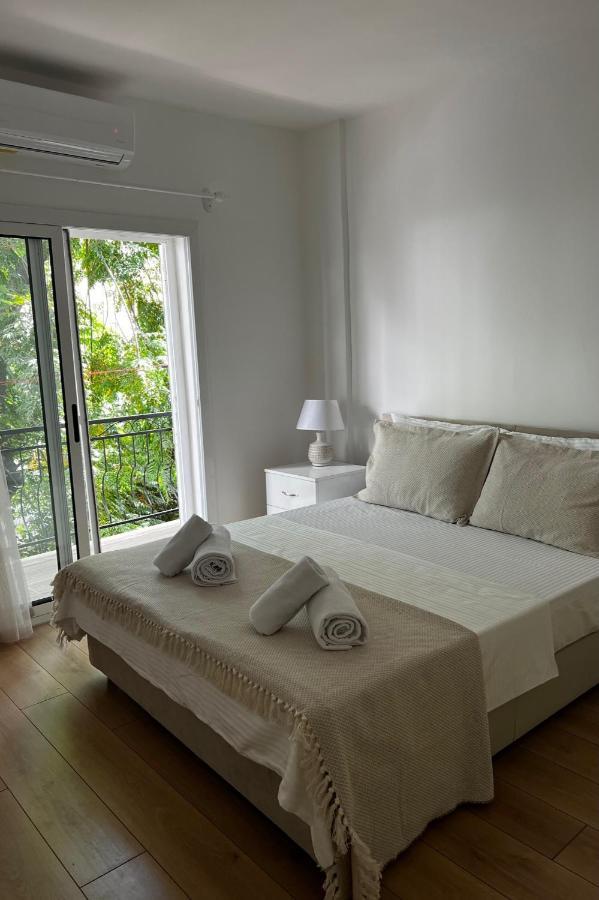 Stylish 3 Bedroom Apartment In קיירניה מראה חיצוני תמונה