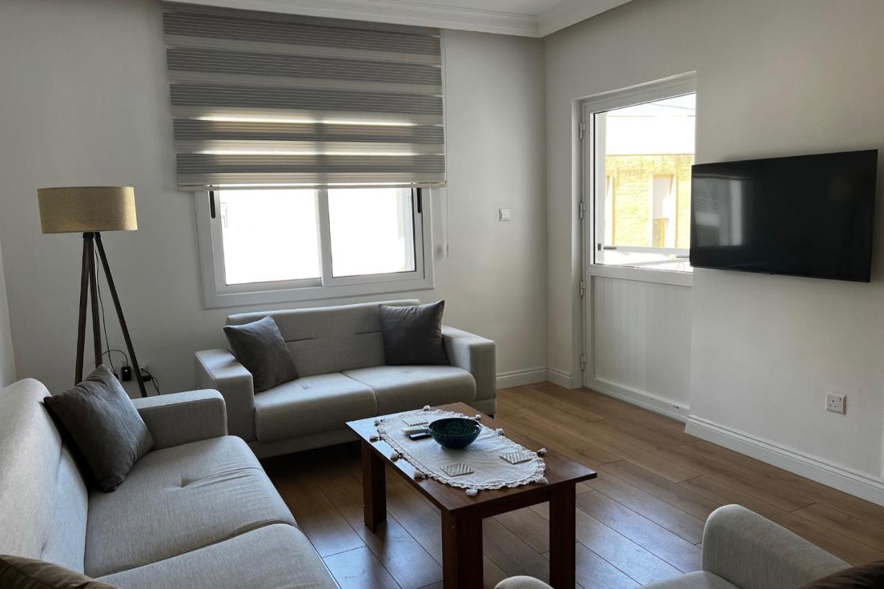Stylish 3 Bedroom Apartment In קיירניה מראה חיצוני תמונה