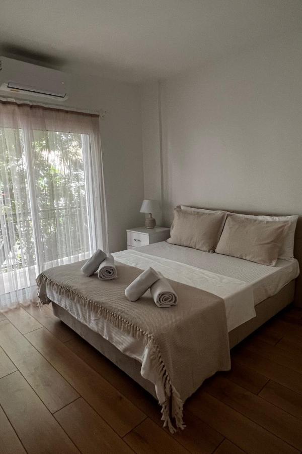 Stylish 3 Bedroom Apartment In קיירניה מראה חיצוני תמונה