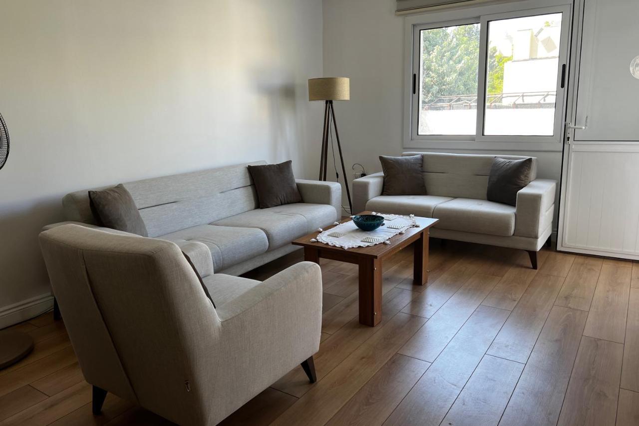 Stylish 3 Bedroom Apartment In קיירניה מראה חיצוני תמונה