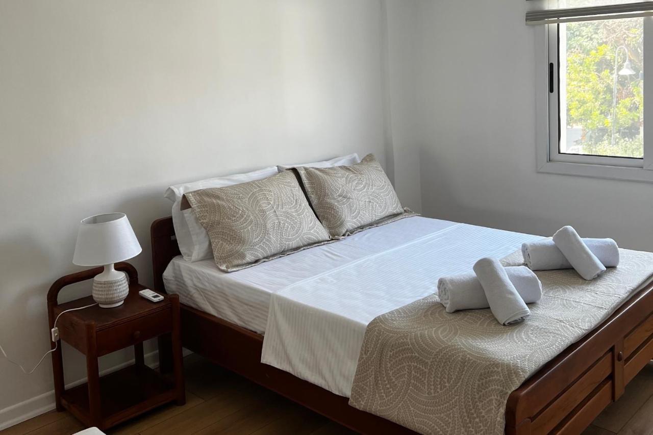 Stylish 3 Bedroom Apartment In קיירניה מראה חיצוני תמונה