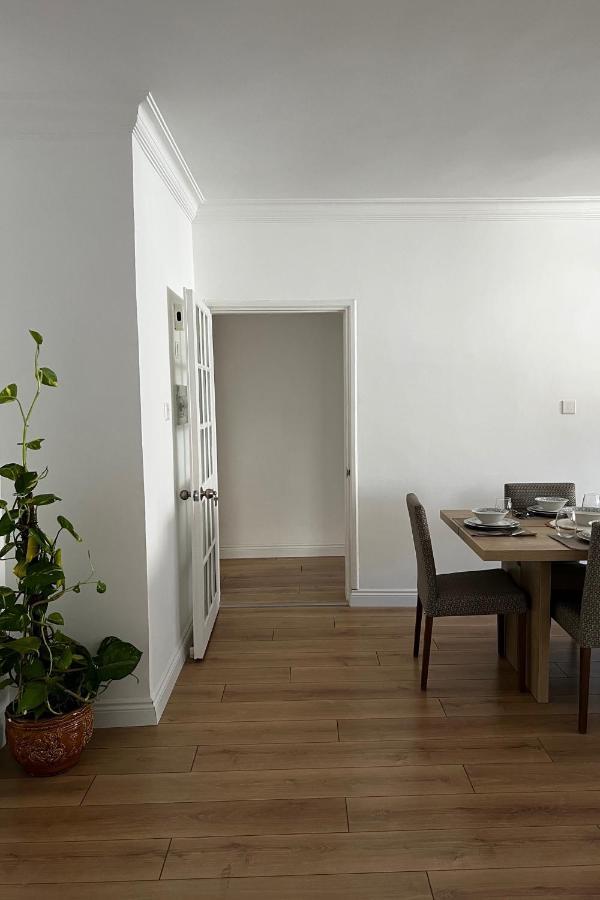 Stylish 3 Bedroom Apartment In קיירניה מראה חיצוני תמונה