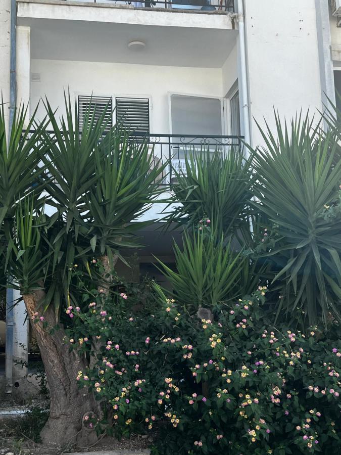 Stylish 3 Bedroom Apartment In קיירניה מראה חיצוני תמונה